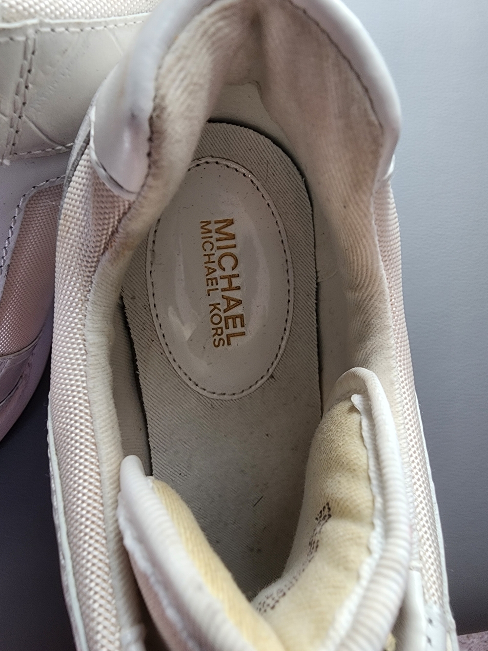 MICHAEL Michael Kors Cream Sneakers with Gold Heel Accent - Picture 6 of 6